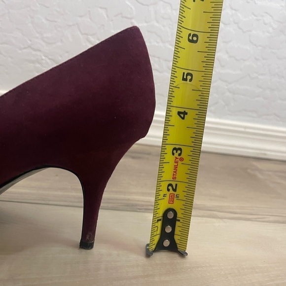 Maroon Marc Fisher Heels - Picture 2 of 6